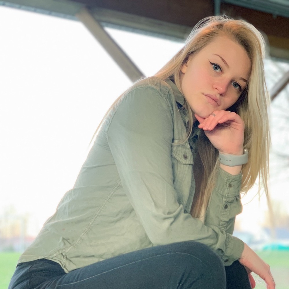 Meet your Posher, Kayla